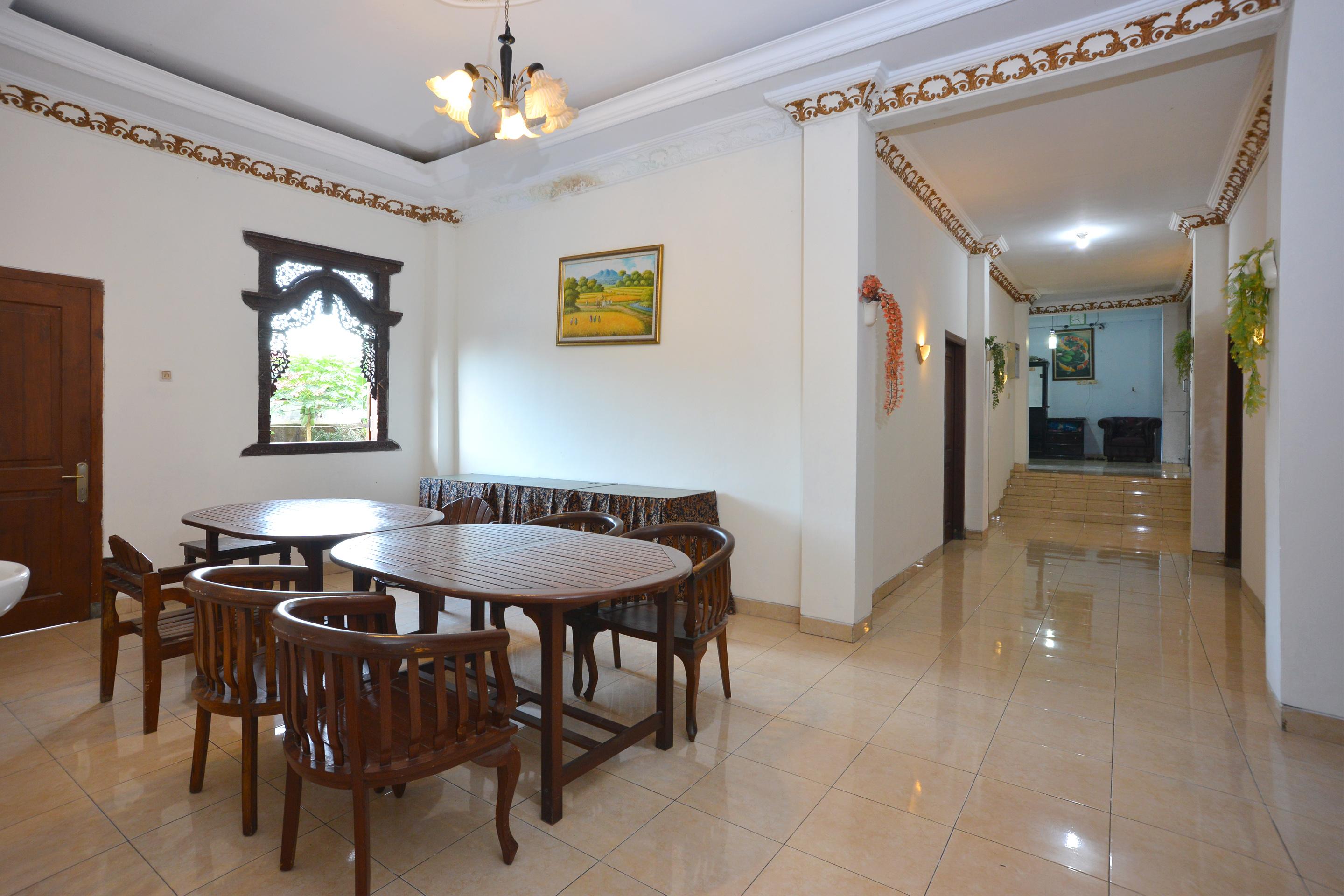 Oyo 586 Hotel Wijaya Kalasan Luaran gambar