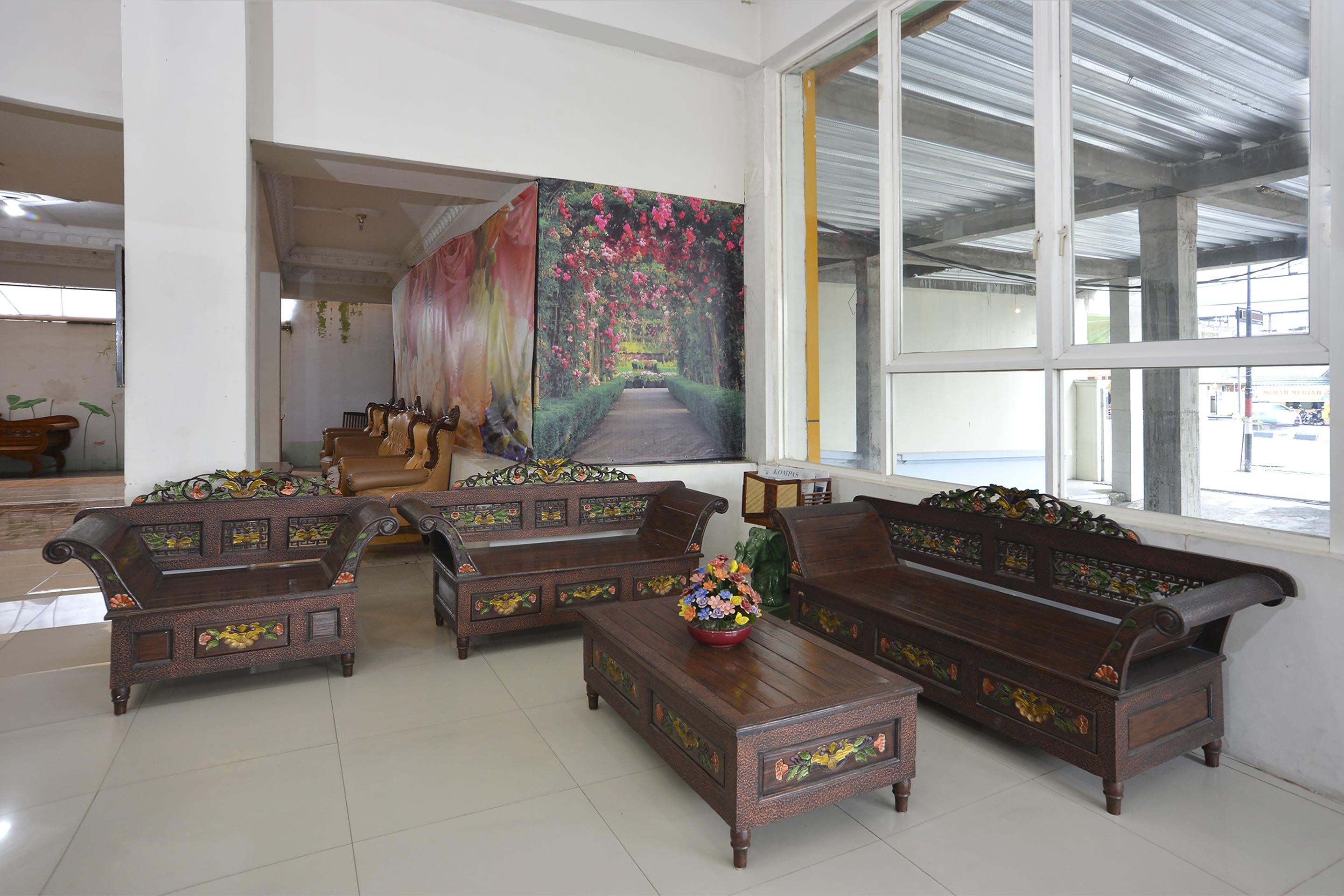 Oyo 586 Hotel Wijaya Kalasan Luaran gambar